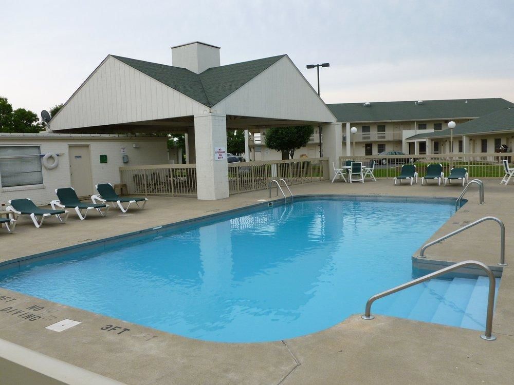 Moberly Inn & Suites Exterior foto