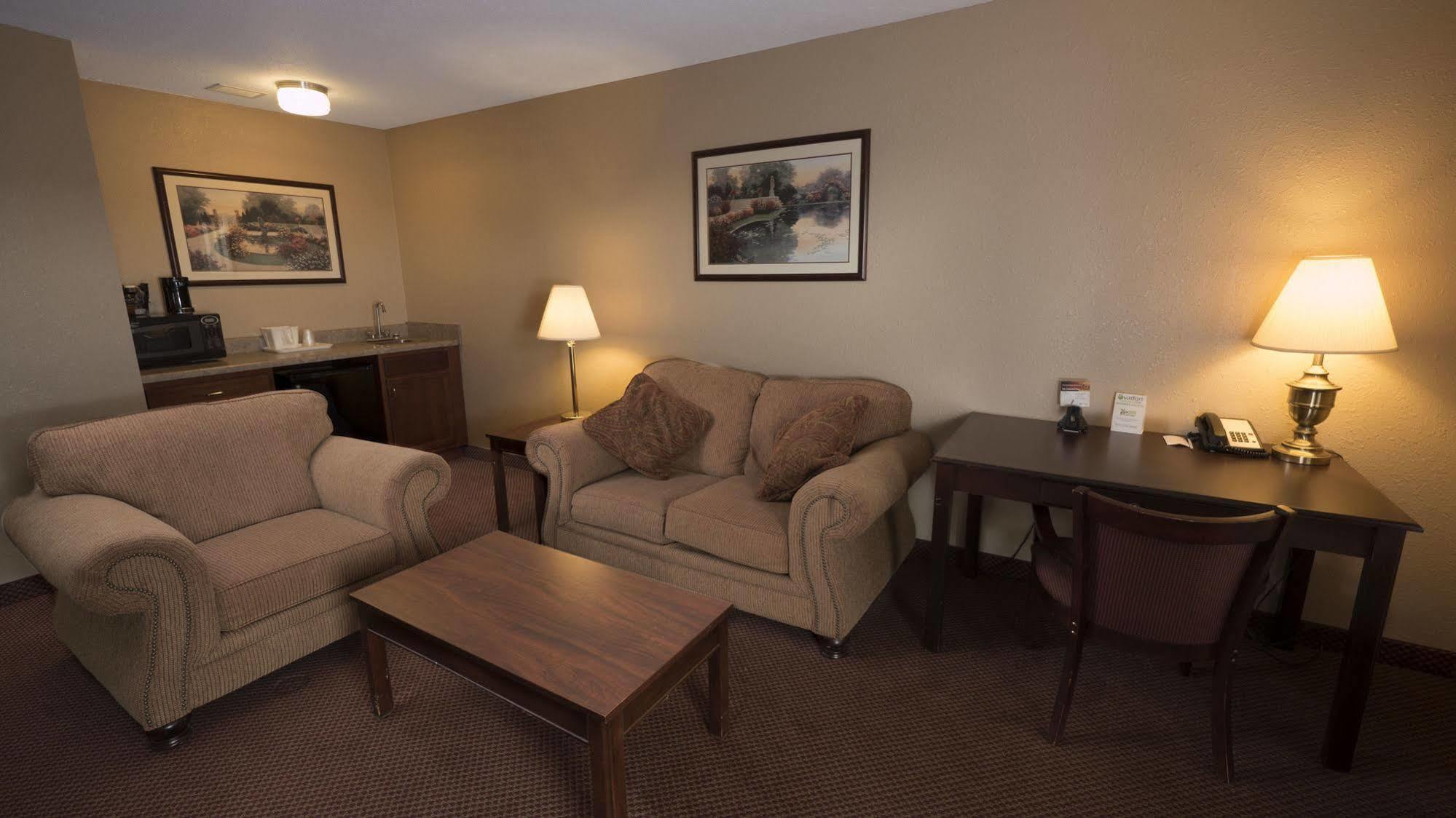 Moberly Inn & Suites Exterior foto